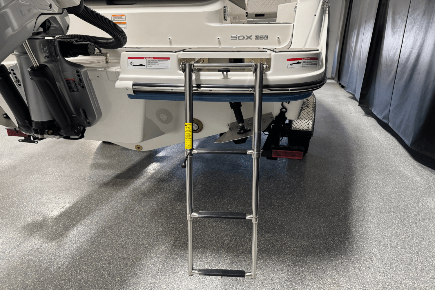 Slide: The Image of Sea Ray SDX 250 Outboard 2025 - 14