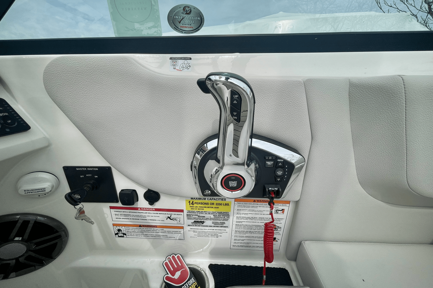 Slide: The Image of Sea Ray SDX 250 Outboard 2025 - 14