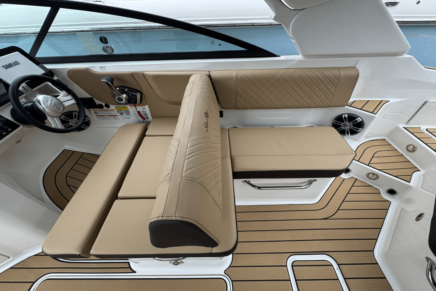 Slide: The Image of Sea Ray SDX 250 Outboard 2025 - 15