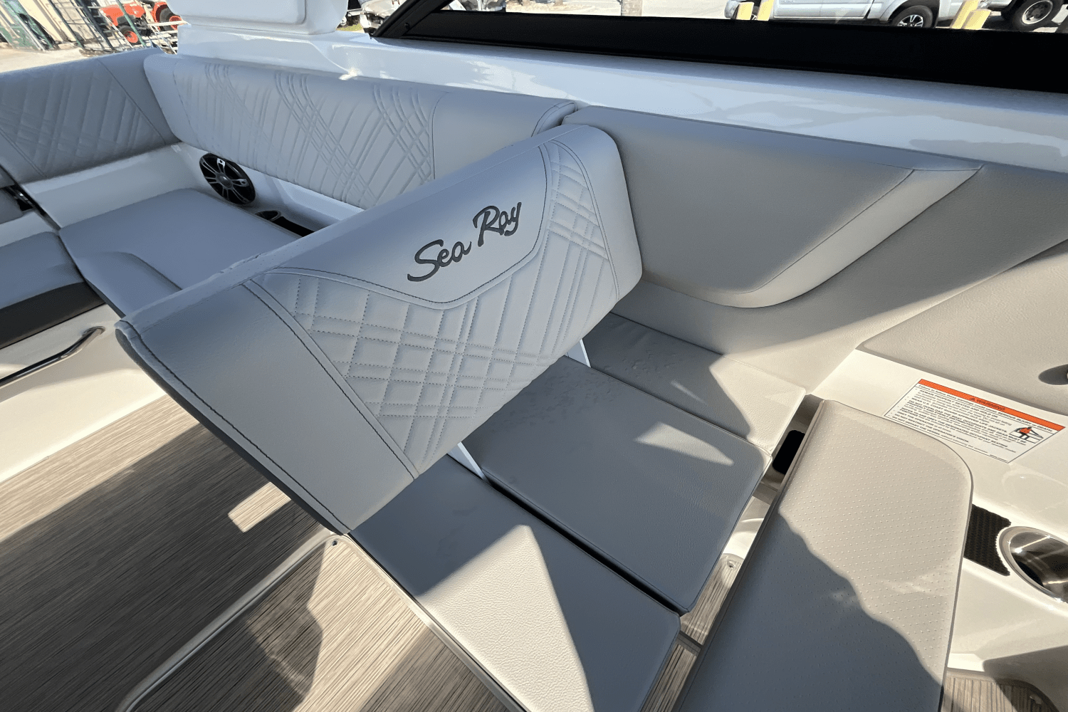 Slide: The Image of Sea Ray SDX 250 Outboard 2025 - 15