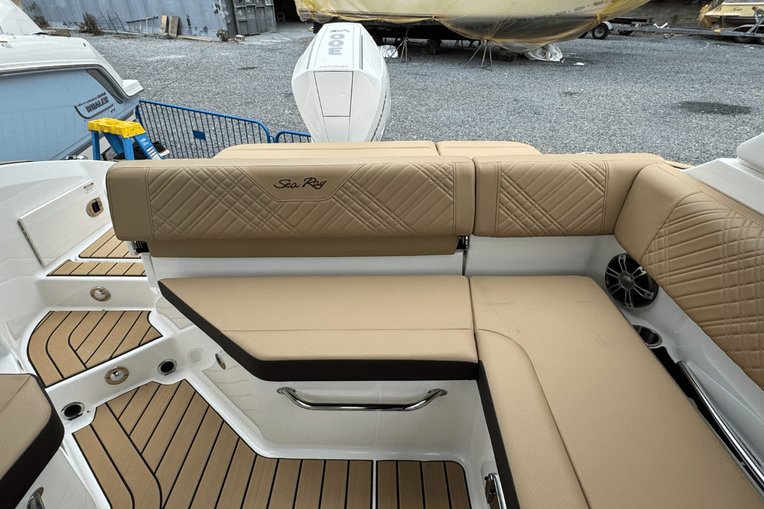 Slide: The Image of Sea Ray SDX 250 Outboard 2025 - 16