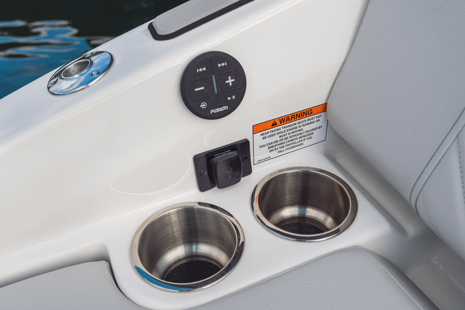 Slide: The Image of Sea Ray SDX 250 Outboard 2025 - 16