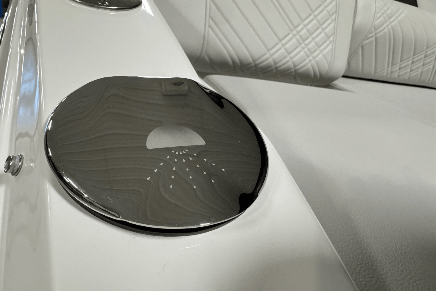 Slide: The Image of Sea Ray SDX 250 Outboard 2025 - 17