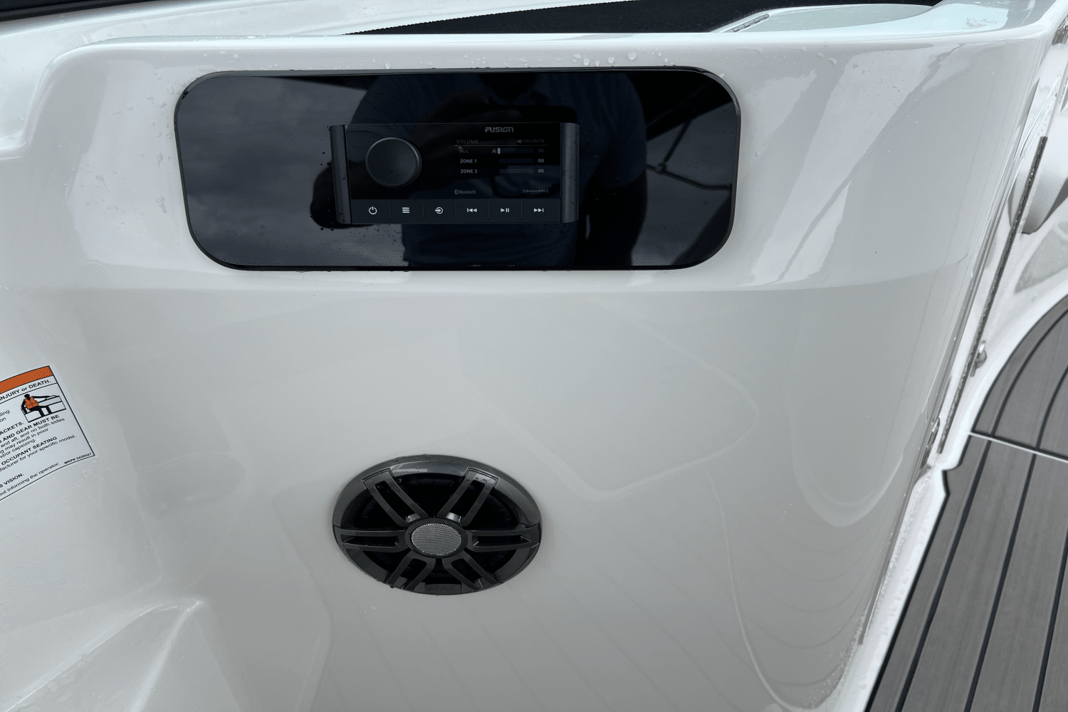 Slide: The Image of Sea Ray SDX 250 Outboard 2025 - 18