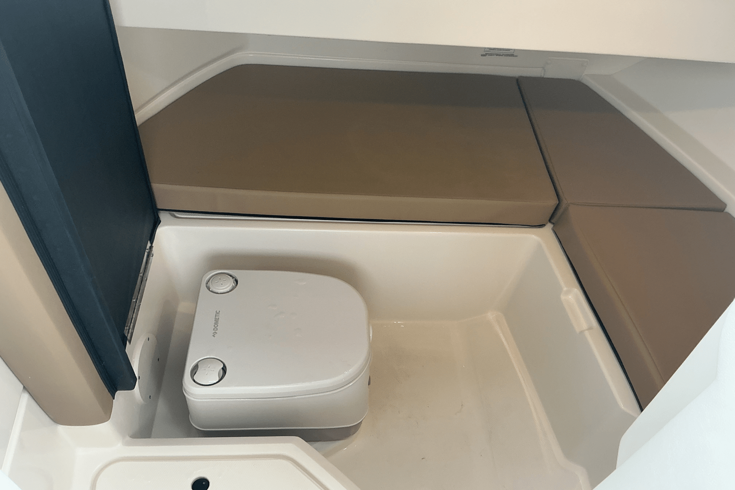 Slide: The Image of Sea Ray SDX 250 Outboard 2025 - 18