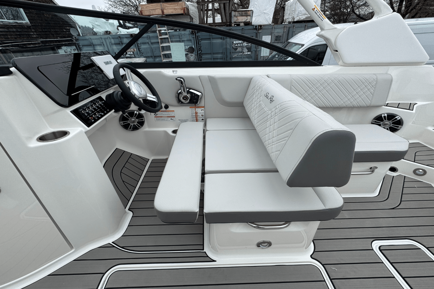 Slide: The Image of Sea Ray SDX 250 Outboard 2025 - 19