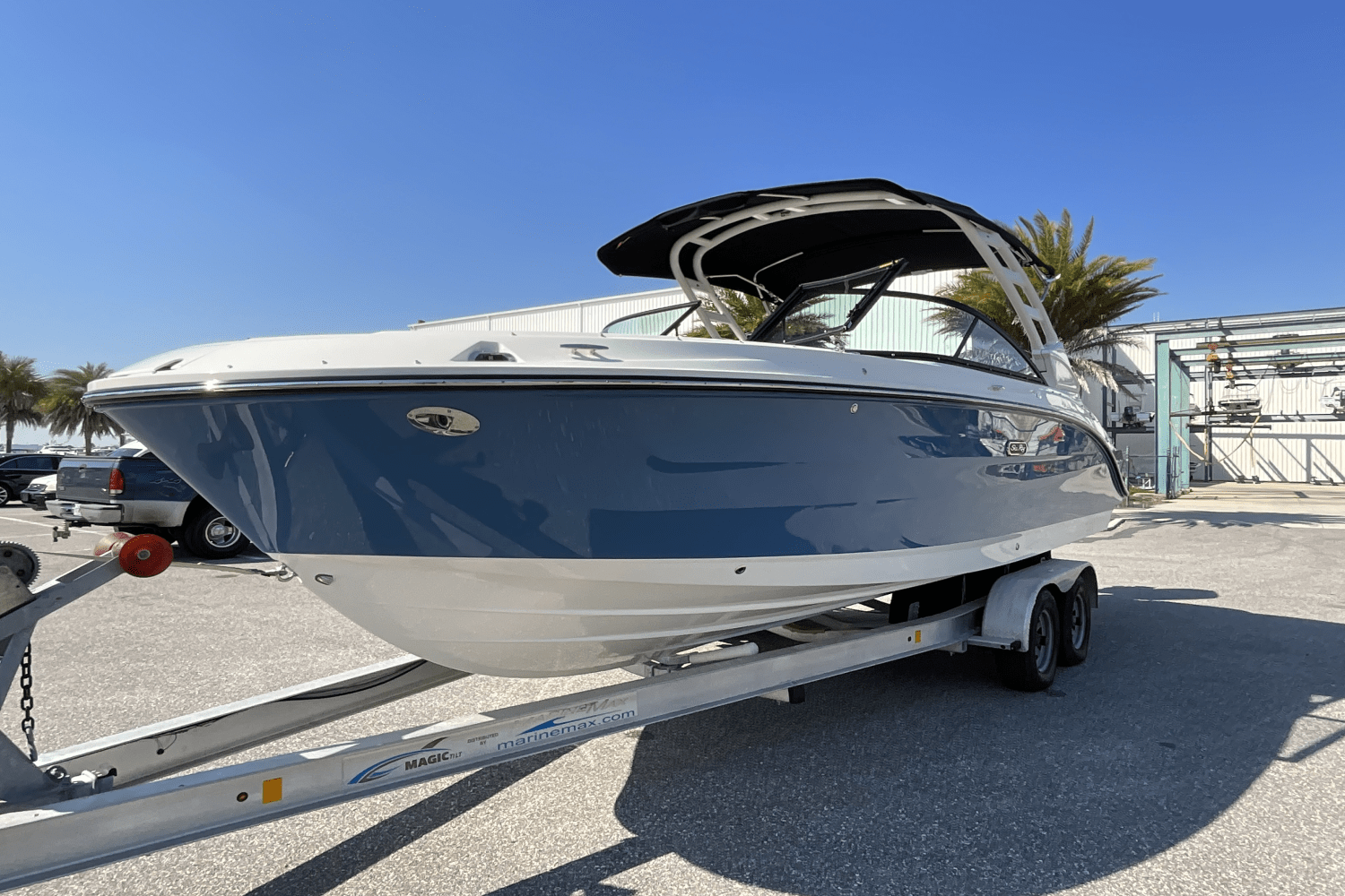 Slide: The Image of Sea Ray SDX 250 Outboard 2025 - 2