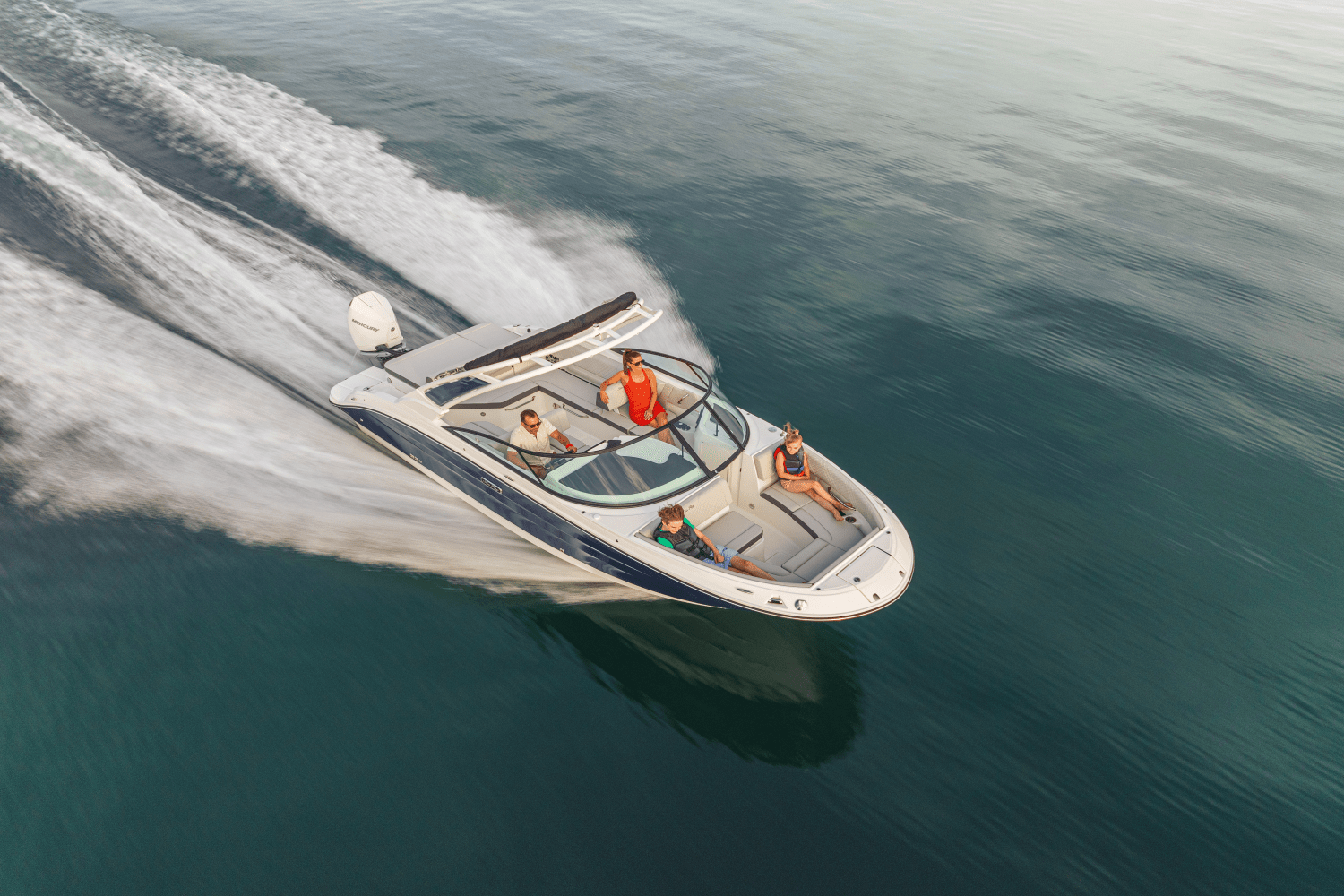 Slide: The Image of Sea Ray SDX 250 Outboard 2025 - 2