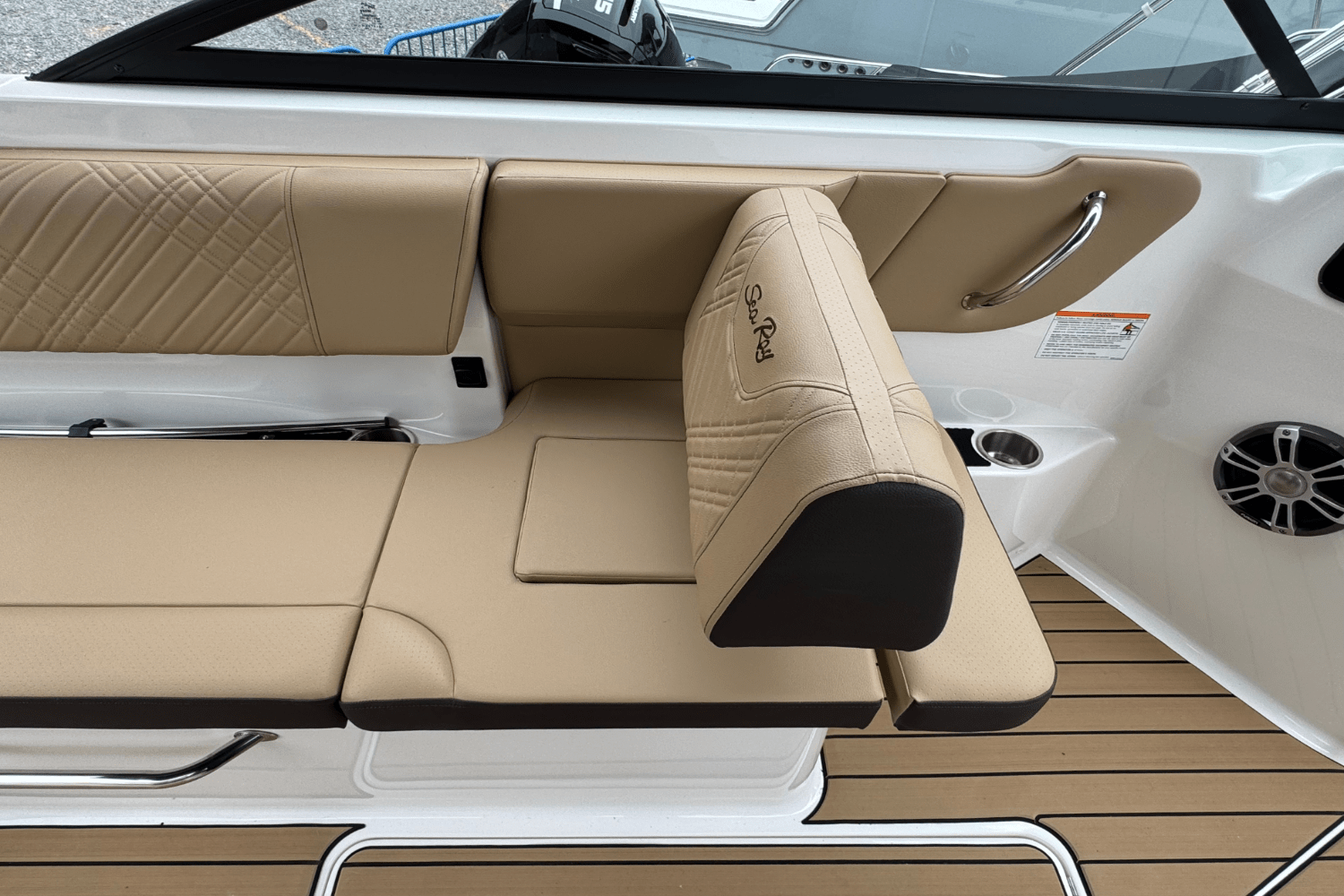 Slide: The Image of Sea Ray SDX 250 Outboard 2025 - 20