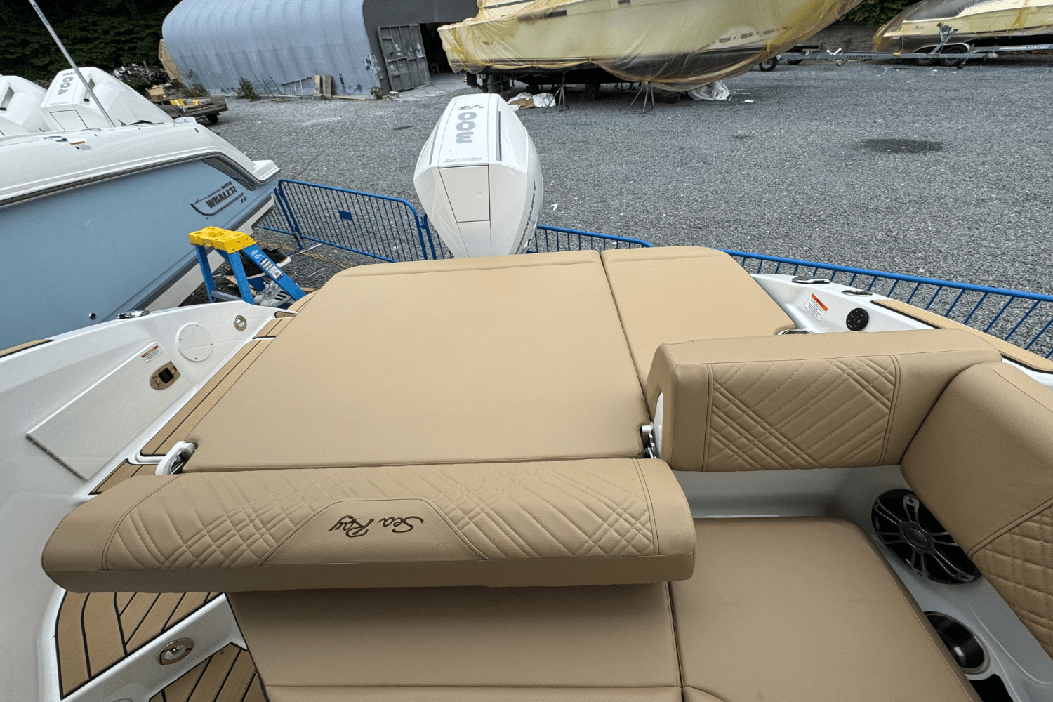 Slide: The Image of Sea Ray SDX 250 Outboard 2025 - 21