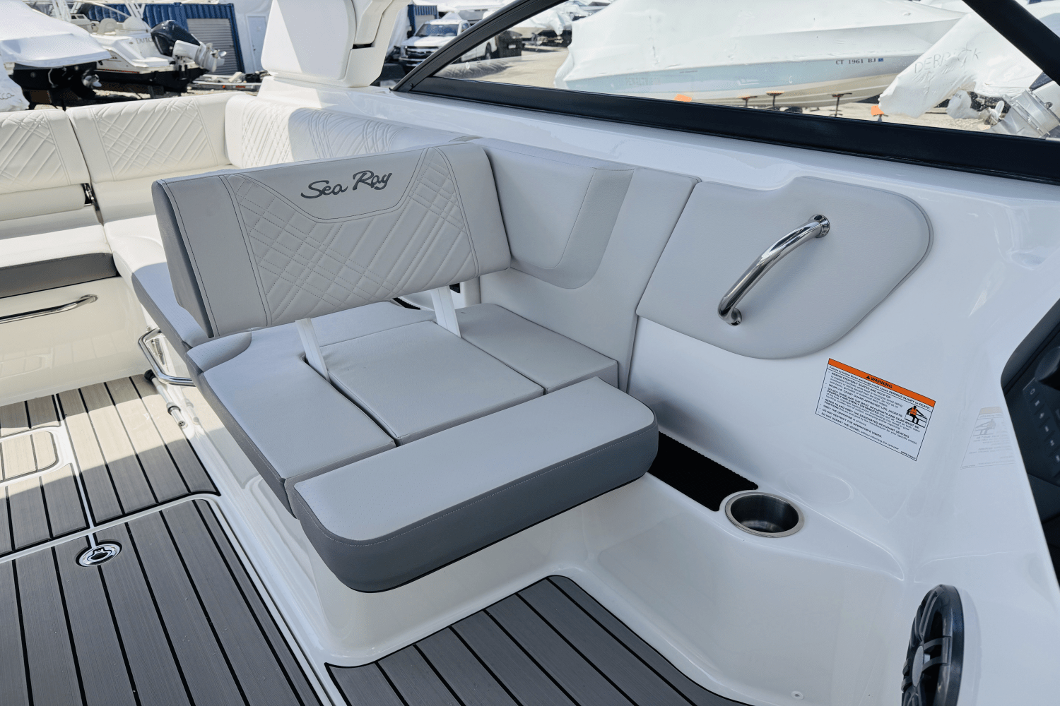 Slide: The Image of Sea Ray SDX 250 Outboard 2025 - 21