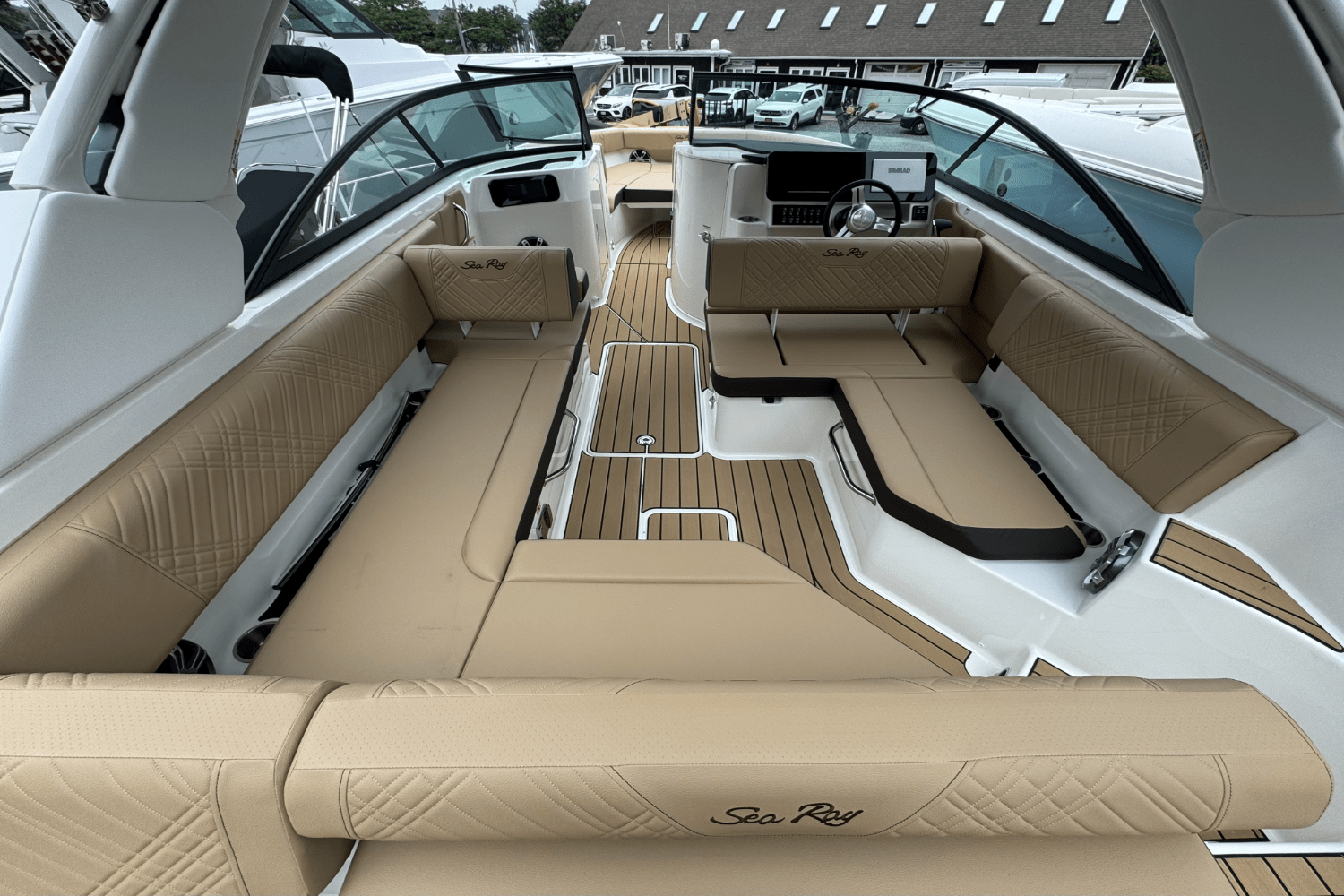 Slide: The Image of Sea Ray SDX 250 Outboard 2025 - 22