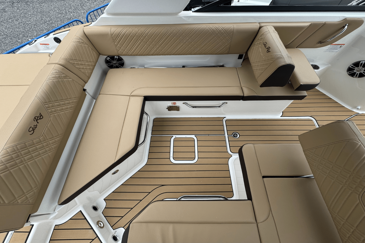 Slide: The Image of Sea Ray SDX 250 Outboard 2025 - 23