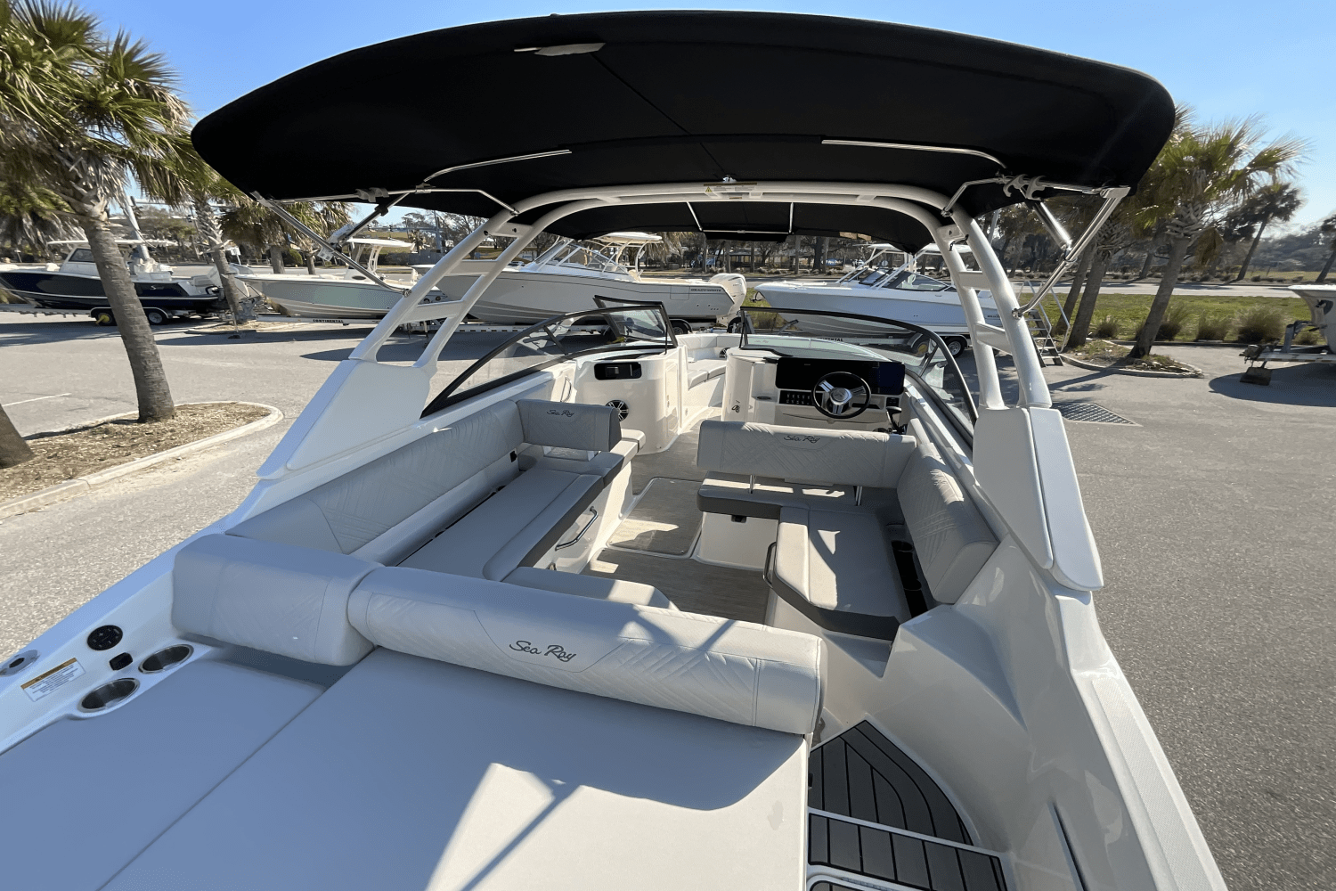 Slide: The Image of Sea Ray SDX 250 Outboard 2025 - 23