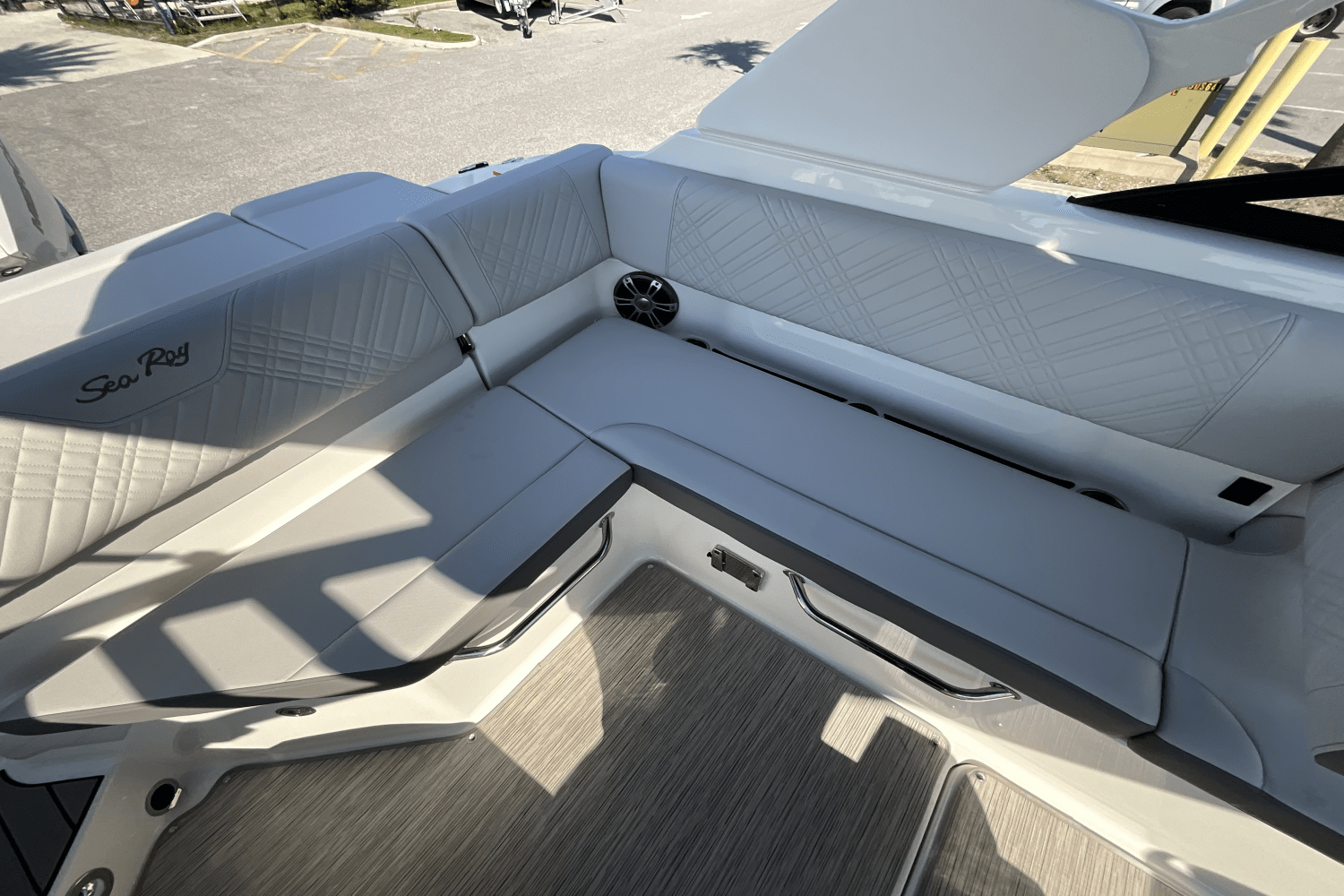 Slide: The Image of Sea Ray SDX 250 Outboard 2025 - 25