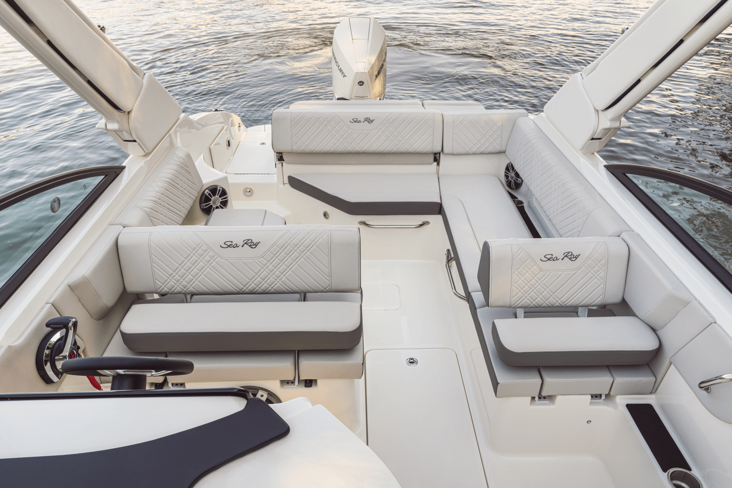 Slide: The Image of Sea Ray SDX 250 Outboard 2025 - 26