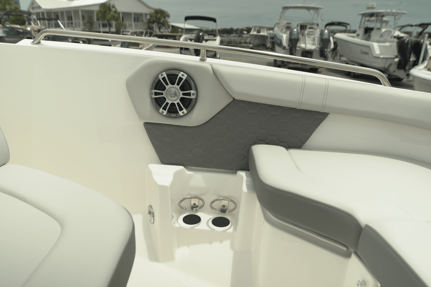 Slide: The Image of Sea Ray SDX 250 Outboard 2025 - 26