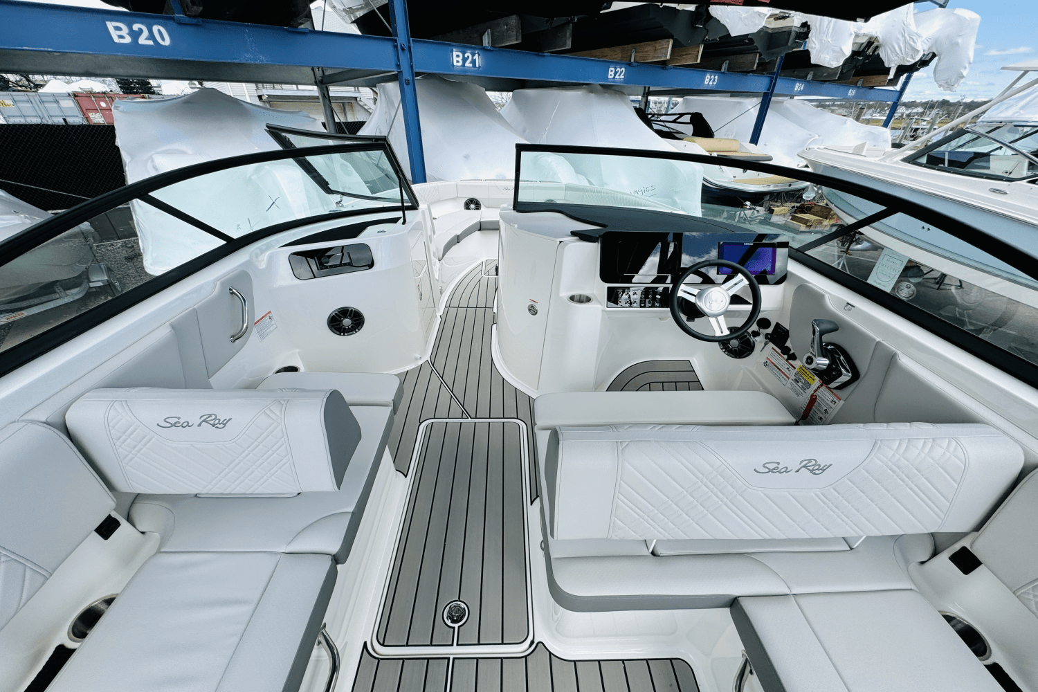 Slide: The Image of Sea Ray SDX 250 Outboard 2025 - 26