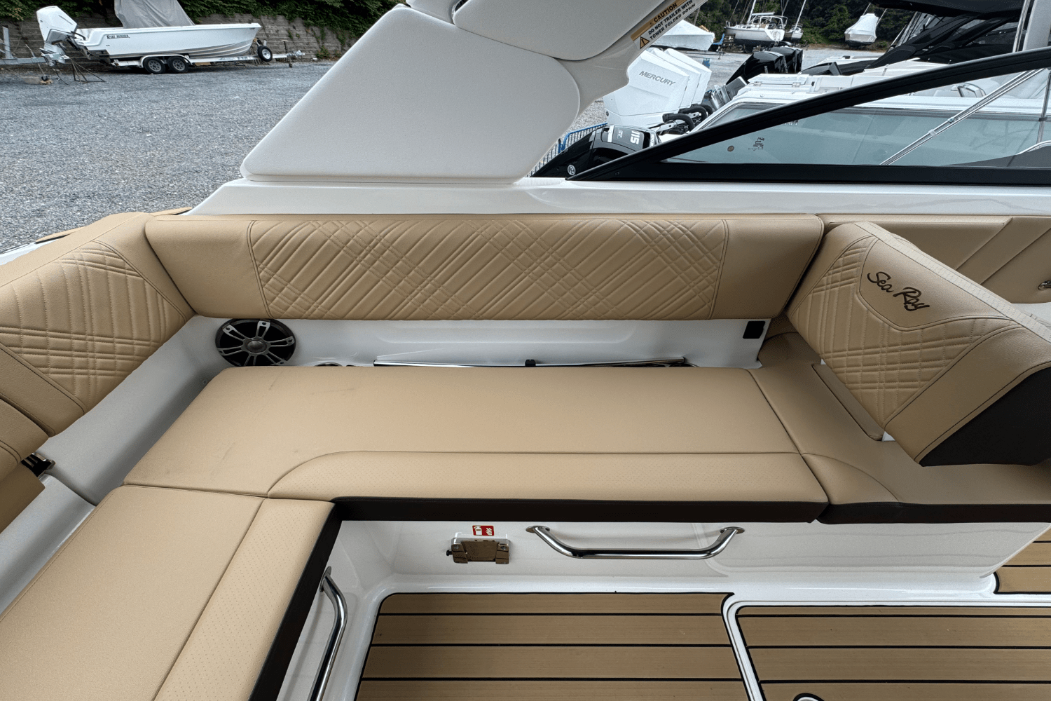 Slide: The Image of Sea Ray SDX 250 Outboard 2025 - 27