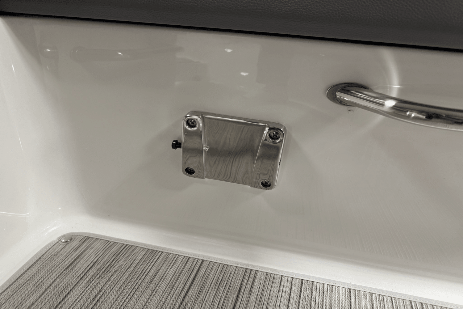 Slide: The Image of Sea Ray SDX 250 Outboard 2025 - 29