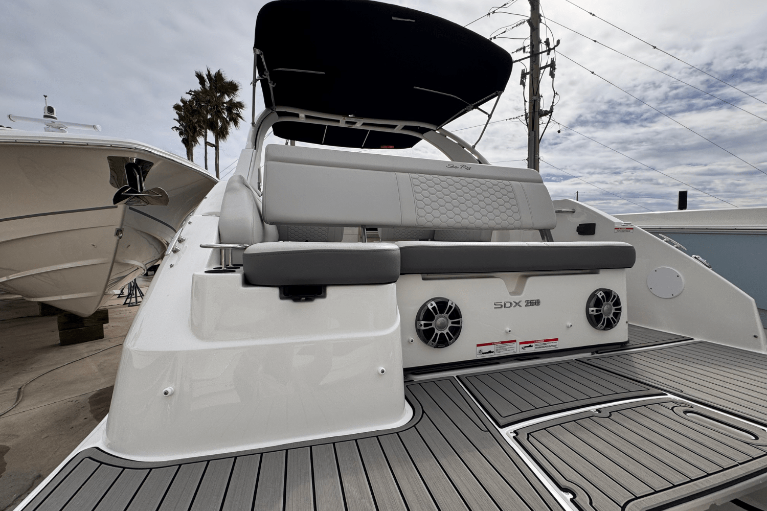 Slide: The Image of Sea Ray SDX 250 Outboard 2025 - 3