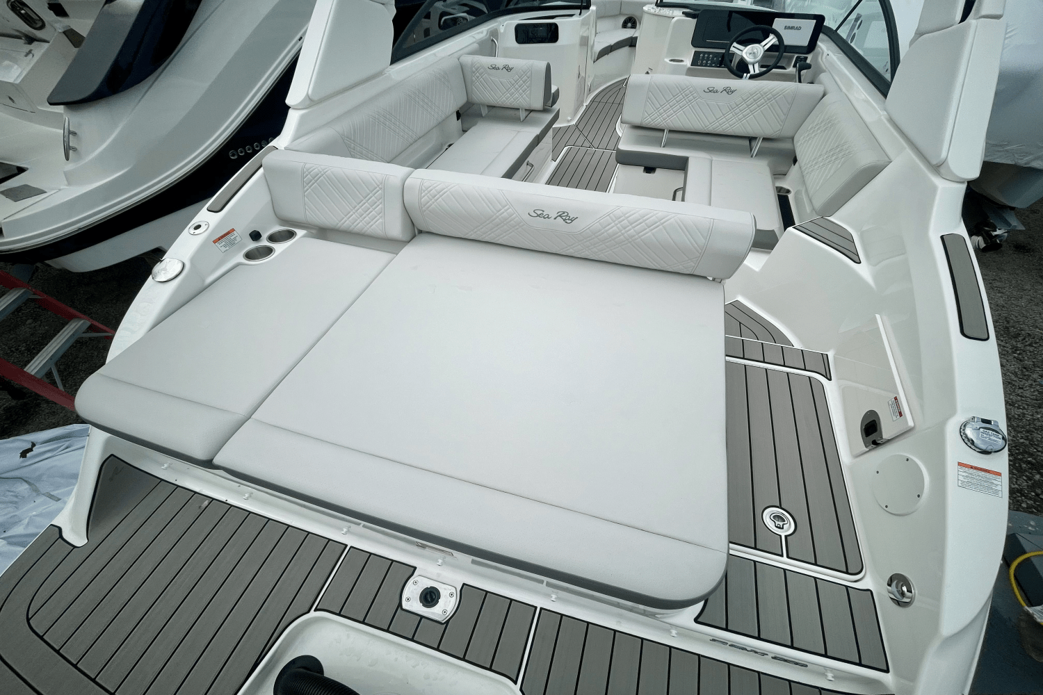 Slide: The Image of Sea Ray SDX 250 Outboard 2025 - 3