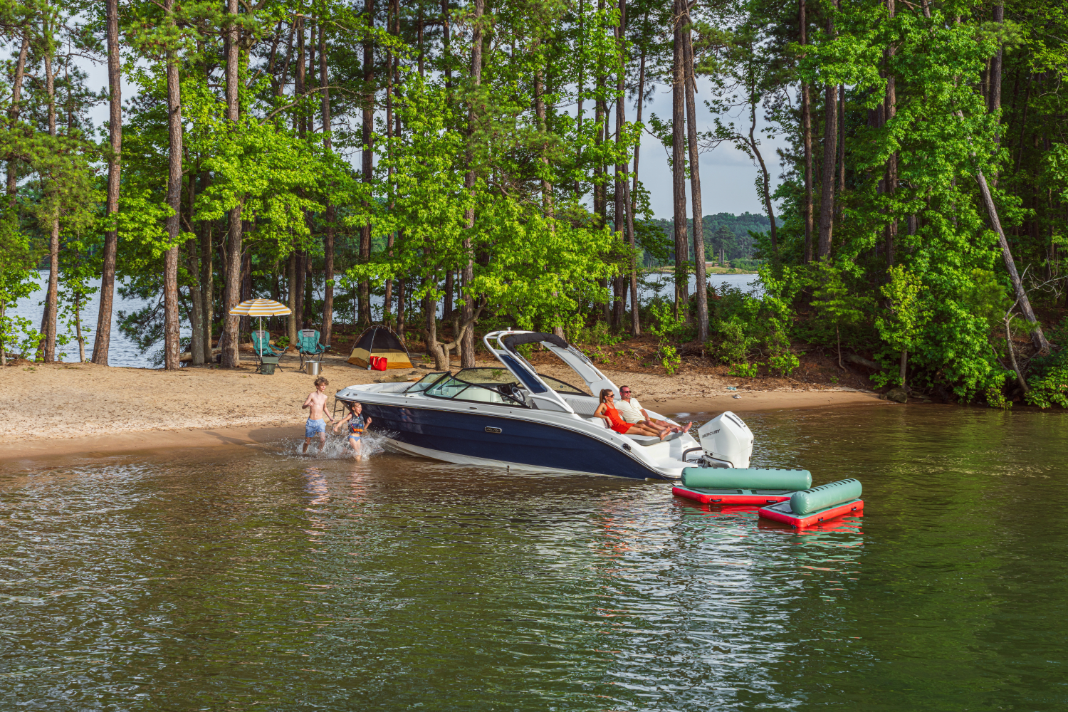 Slide: The Image of Sea Ray SDX 250 Outboard 2025 - 30
