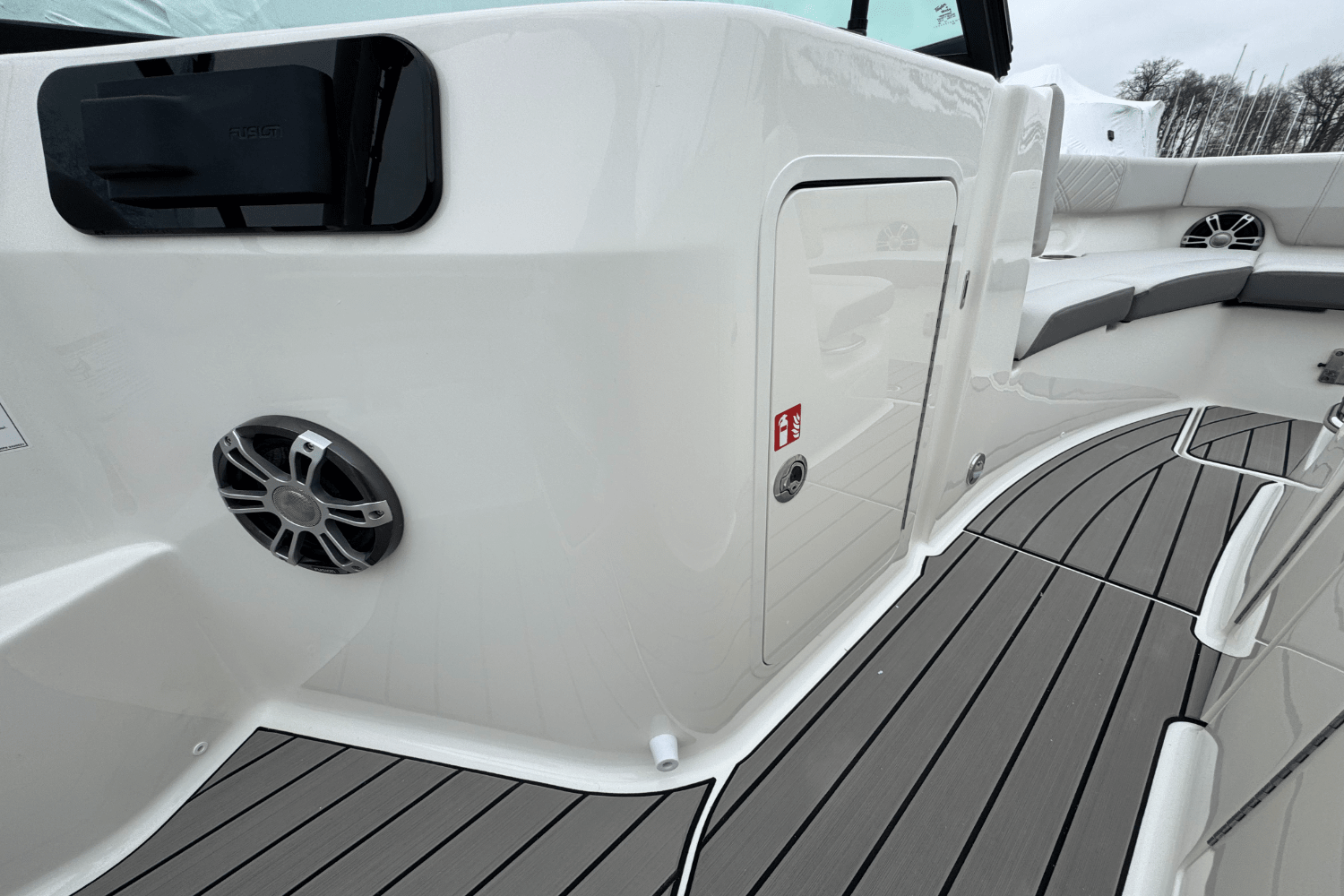 Slide: The Image of Sea Ray SDX 250 Outboard 2025 - 34
