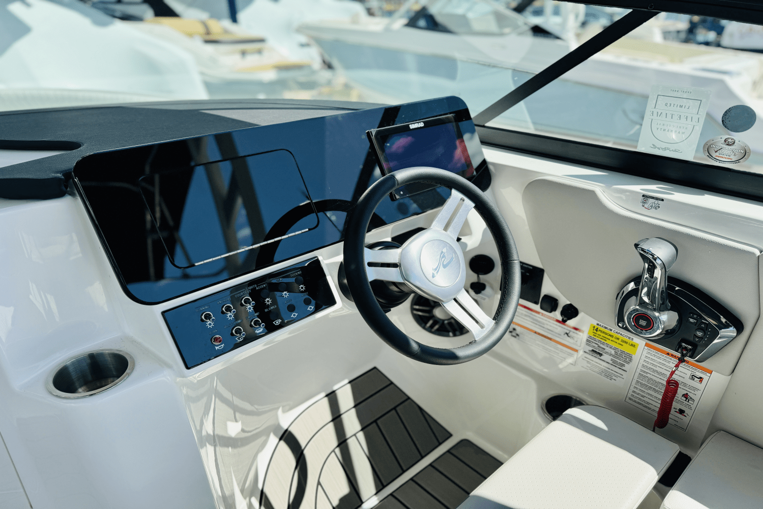 Slide: The Image of Sea Ray SDX 250 Outboard 2025 - 34