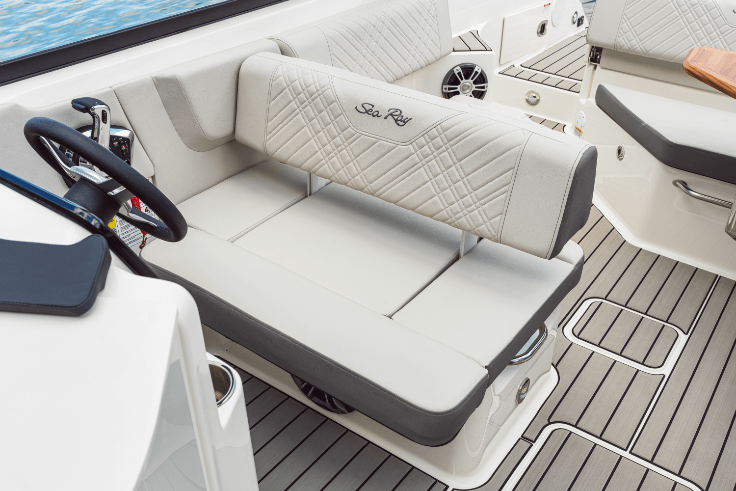 Slide: The Image of Sea Ray SDX 250 Outboard 2025 - 36
