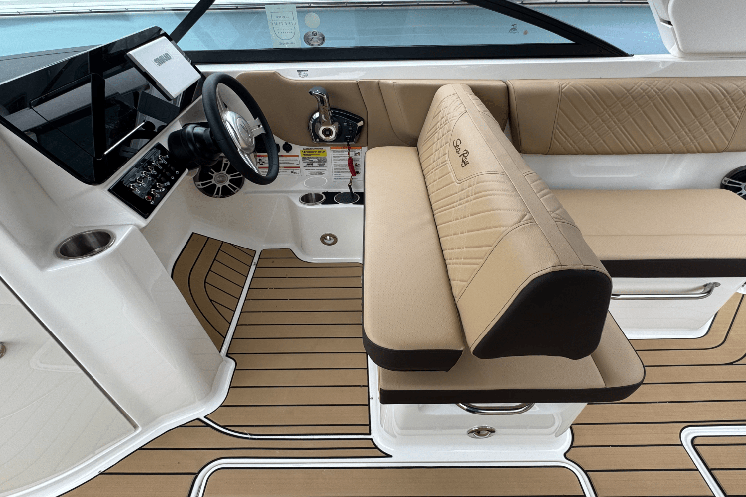 Slide: The Image of Sea Ray SDX 250 Outboard 2025 - 36