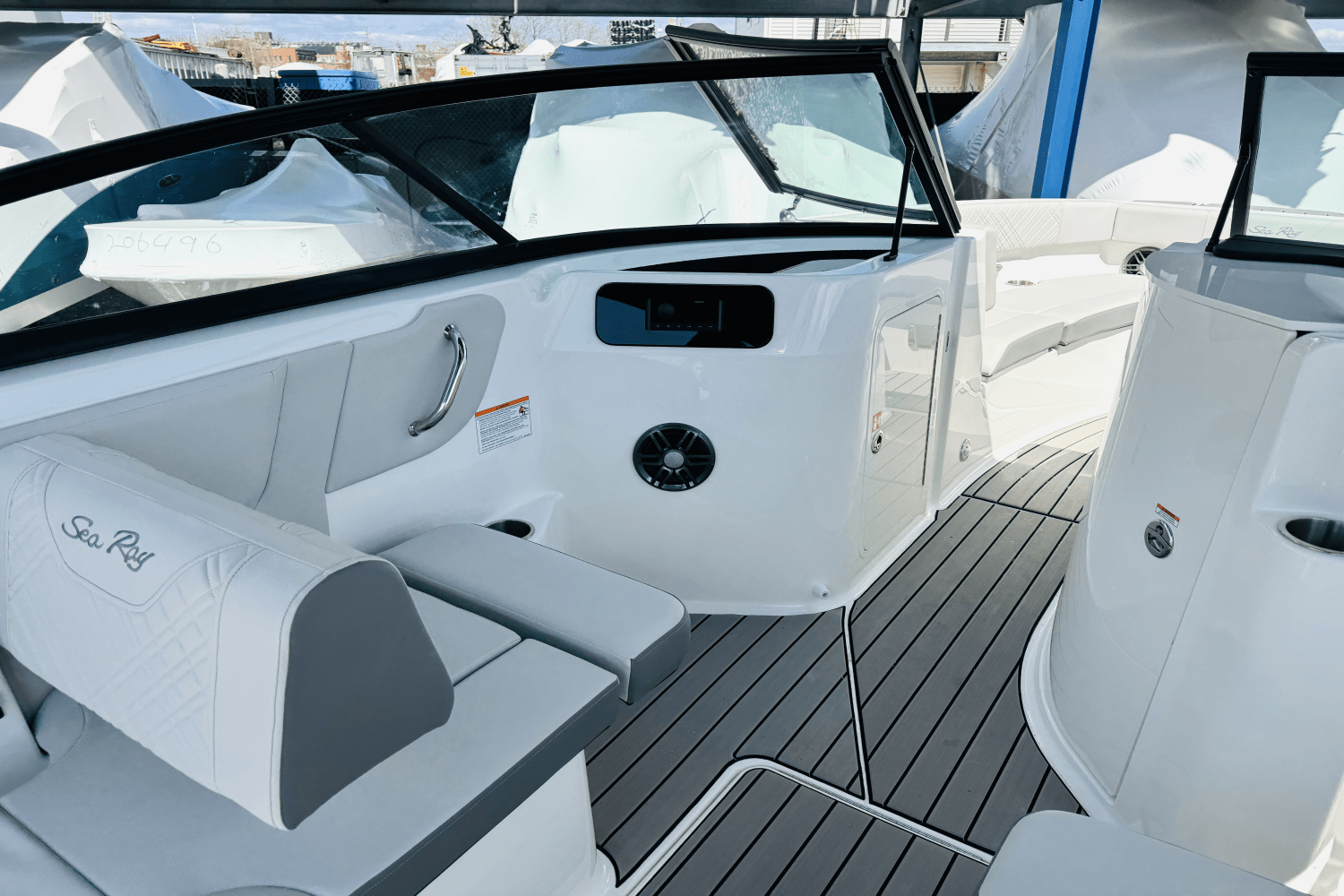 Slide: The Image of Sea Ray SDX 250 Outboard 2025 - 36