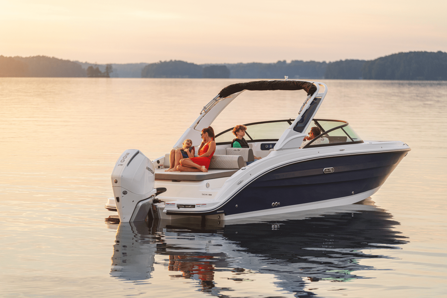 Slide: The Image of Sea Ray SDX 250 Outboard 2025 - 36