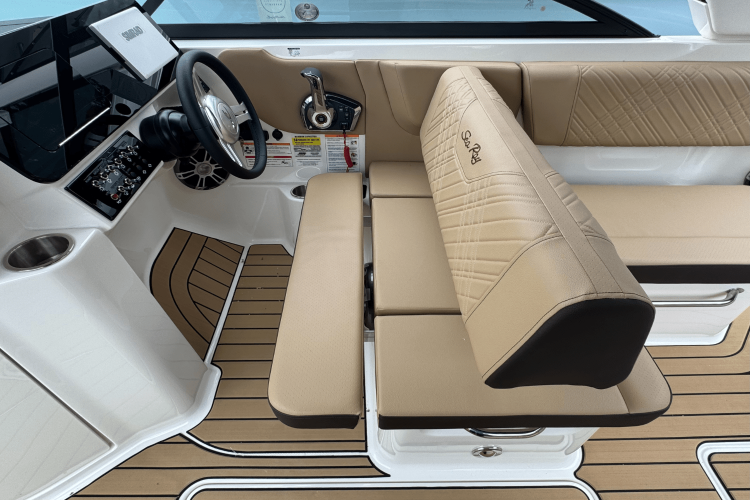 Slide: The Image of Sea Ray SDX 250 Outboard 2025 - 37