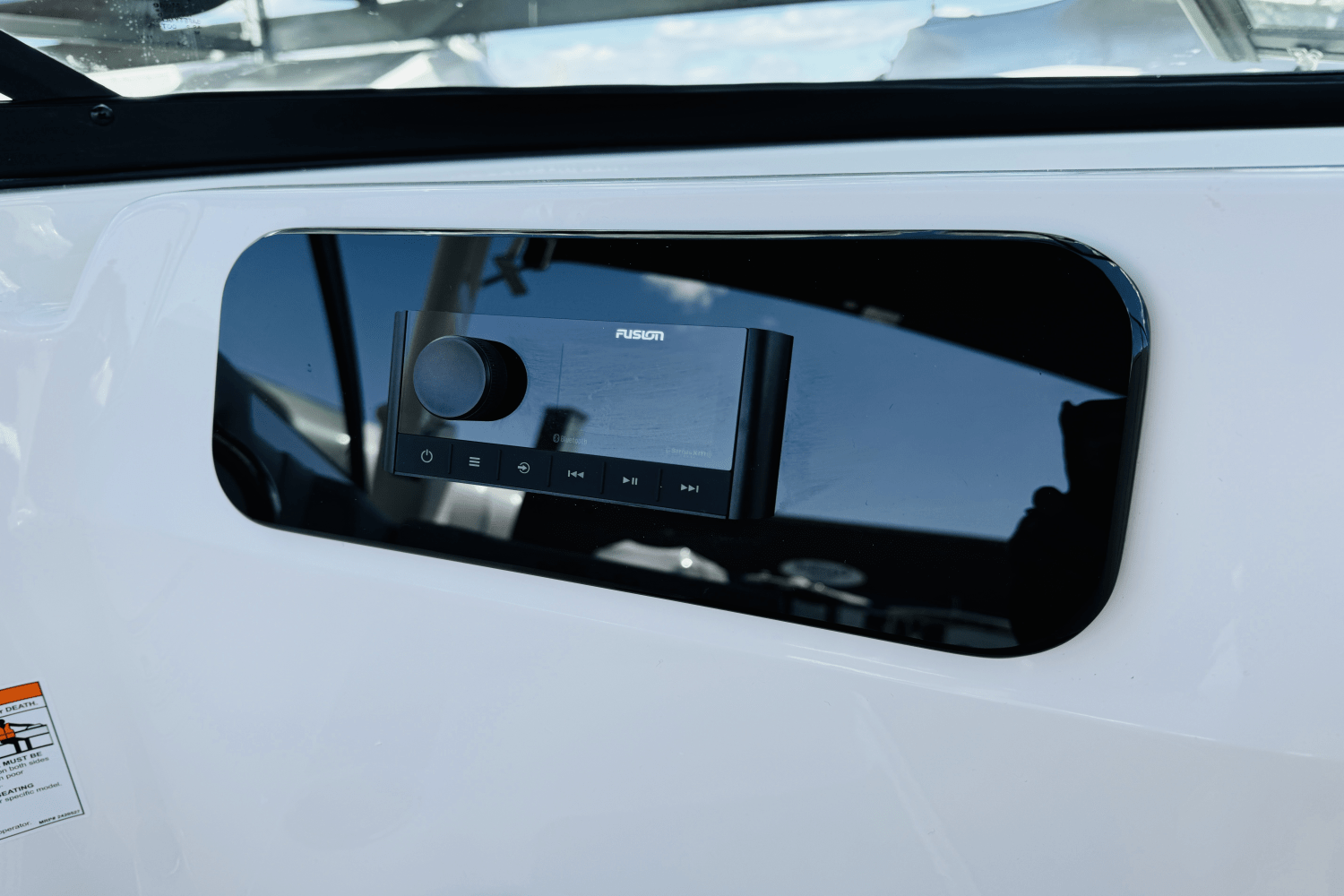 Slide: The Image of Sea Ray SDX 250 Outboard 2025 - 37