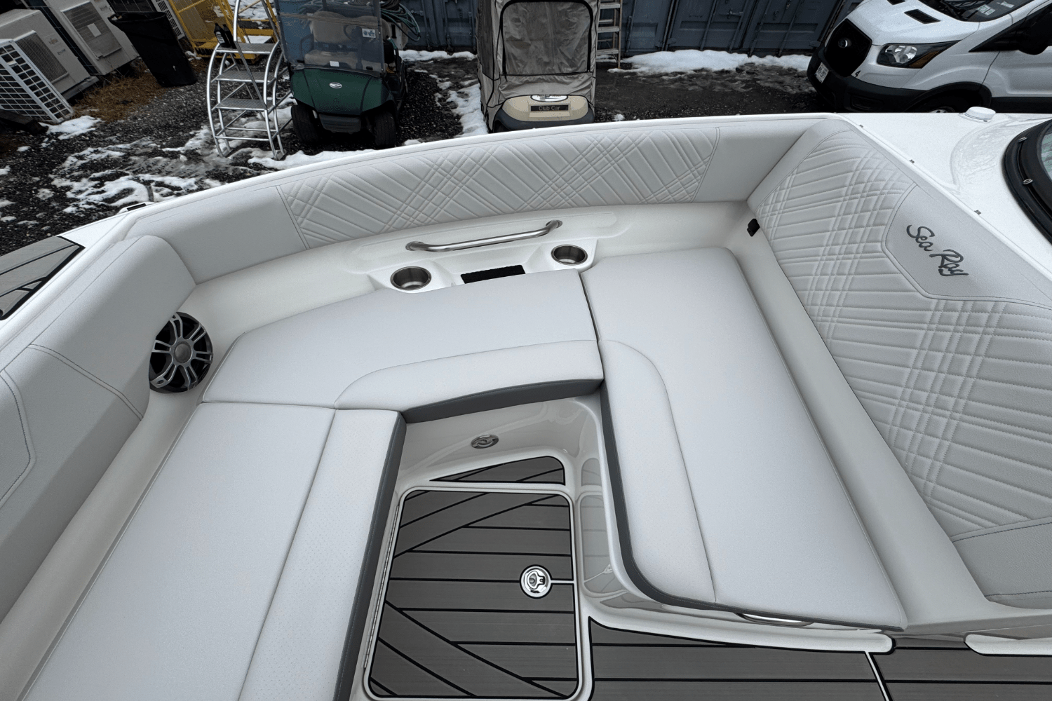 Slide: The Image of Sea Ray SDX 250 Outboard 2025 - 38