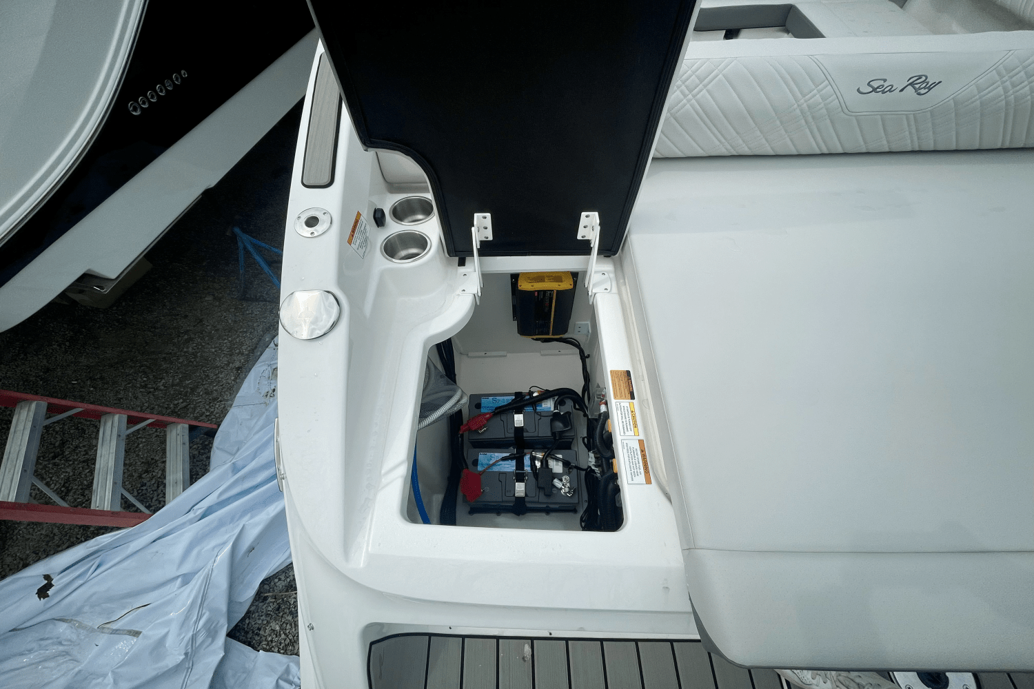 Slide: The Image of Sea Ray SDX 250 Outboard 2025 - 4
