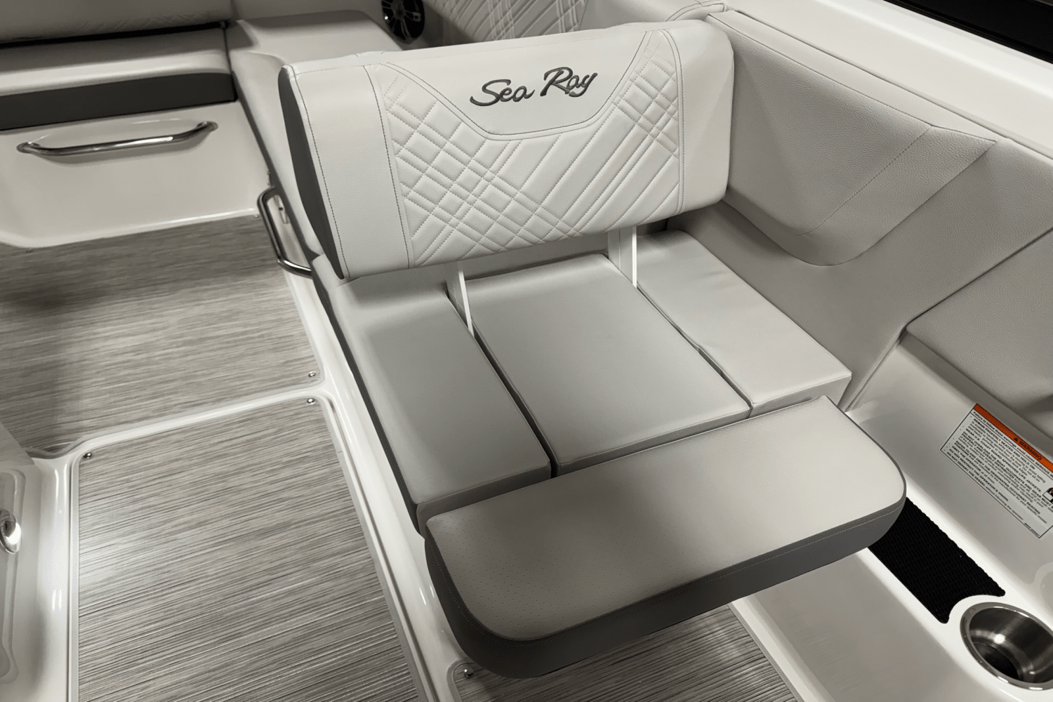 Slide: The Image of Sea Ray SDX 250 Outboard 2025 - 41