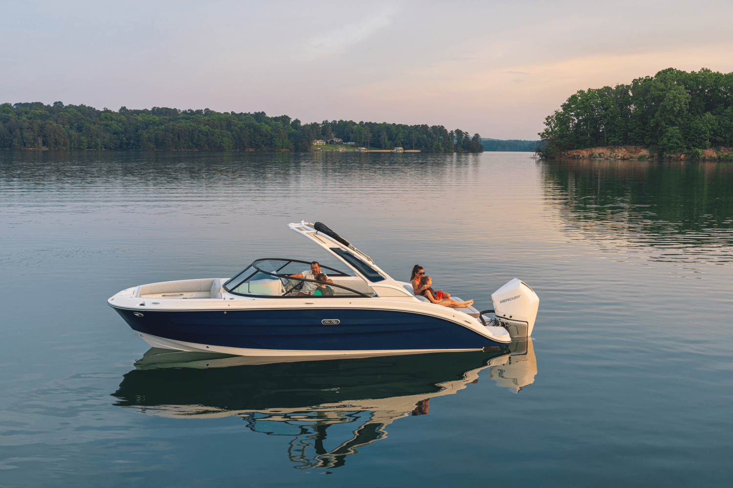 Slide: The Image of Sea Ray SDX 250 Outboard 2025 - 43