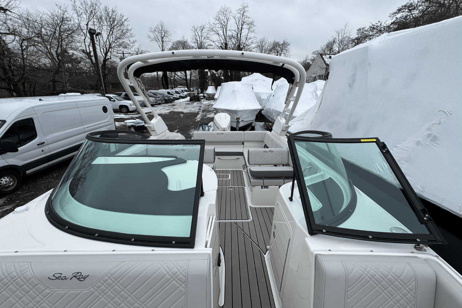 Slide: The Image of Sea Ray SDX 250 Outboard 2025 - 43