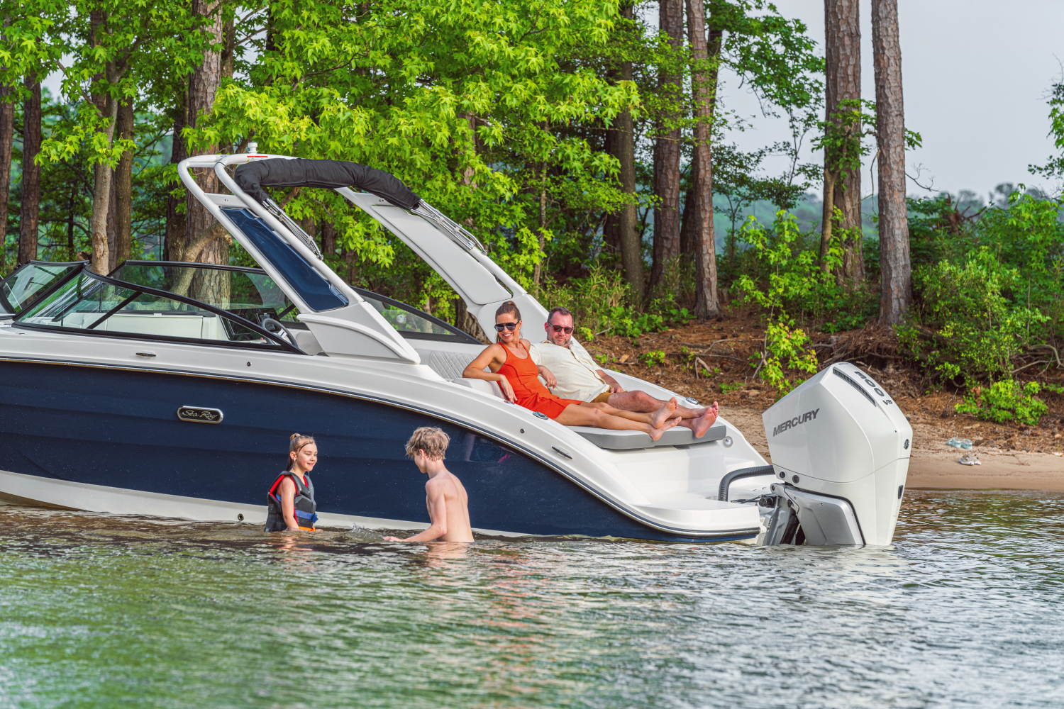 Slide: The Image of Sea Ray SDX 250 Outboard 2025 - 45