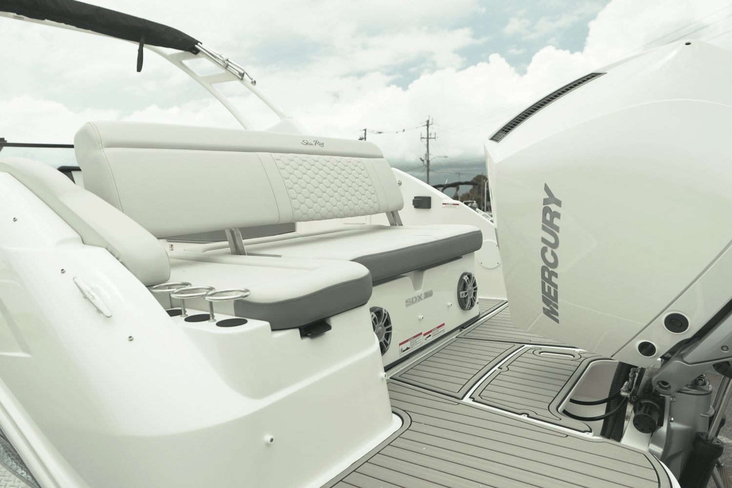 Slide: The Image of Sea Ray SDX 250 Outboard 2025 - 5