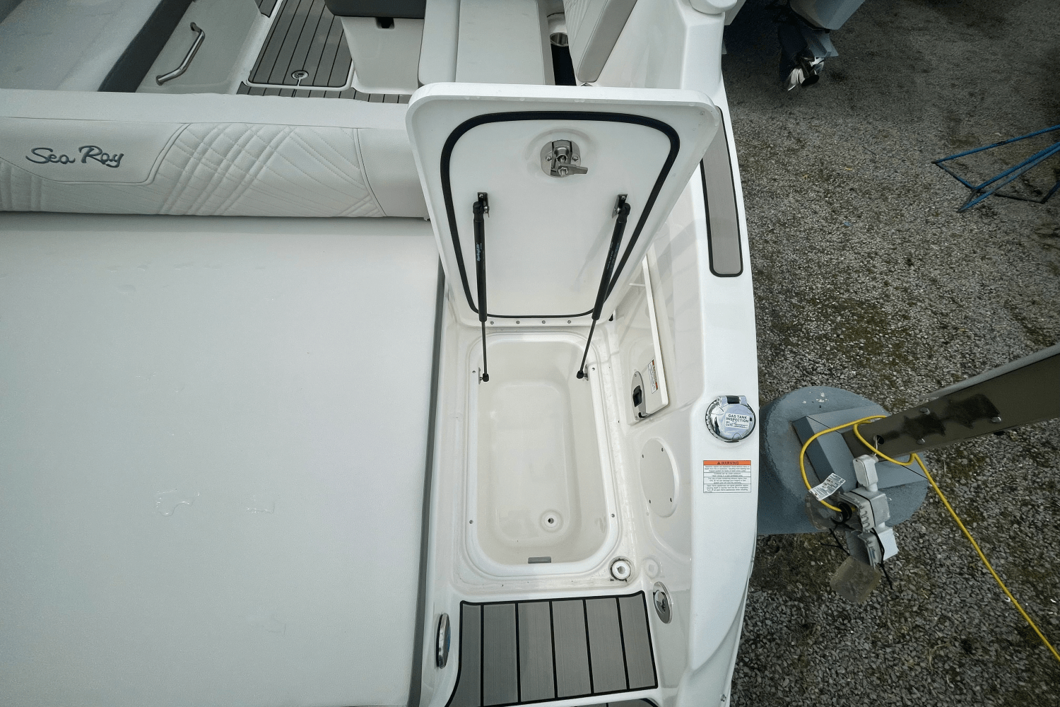 Slide: The Image of Sea Ray SDX 250 Outboard 2025 - 5
