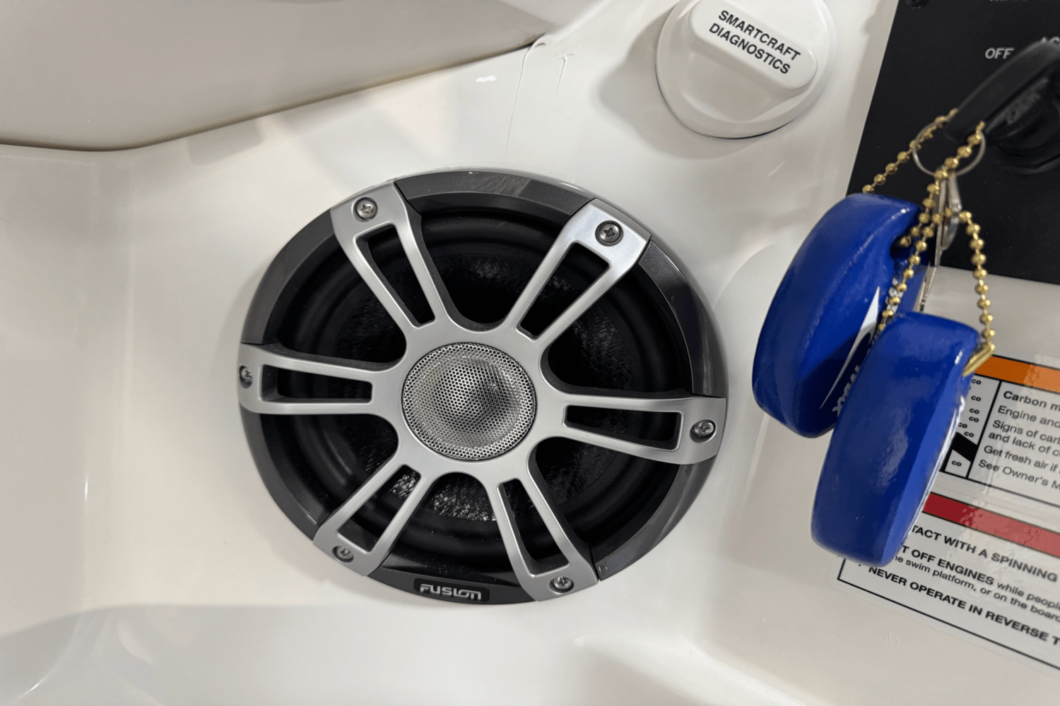 Slide: The Image of Sea Ray SDX 250 Outboard 2025 - 59