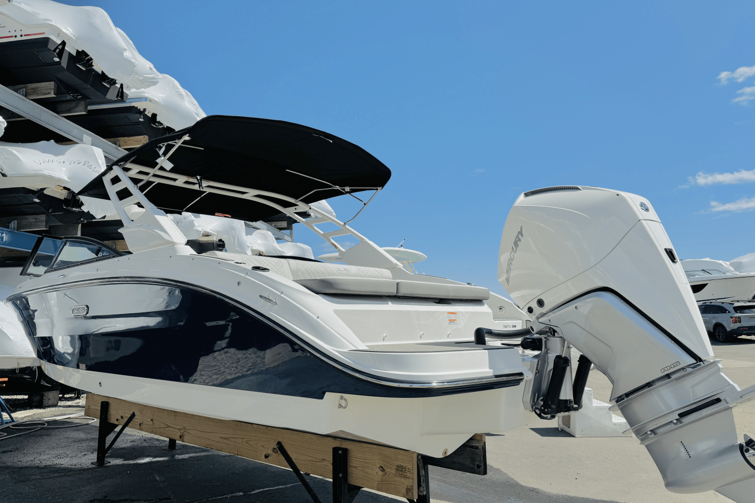 Slide: The Image of Sea Ray SDX 250 Outboard 2025 - 6
