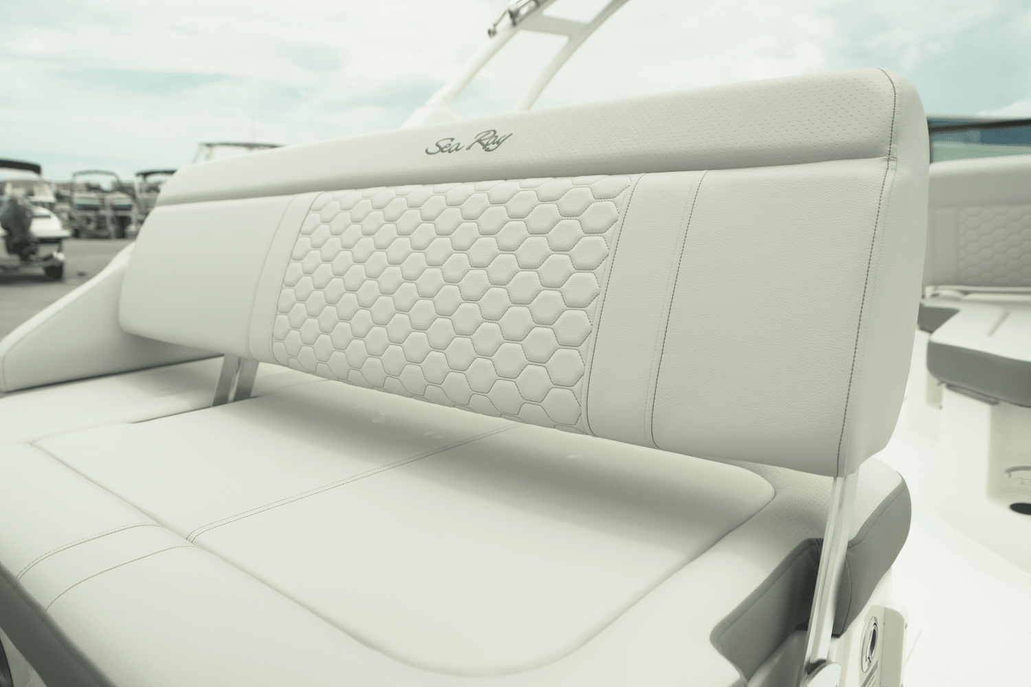 Slide: The Image of Sea Ray SDX 250 Outboard 2025 - 7