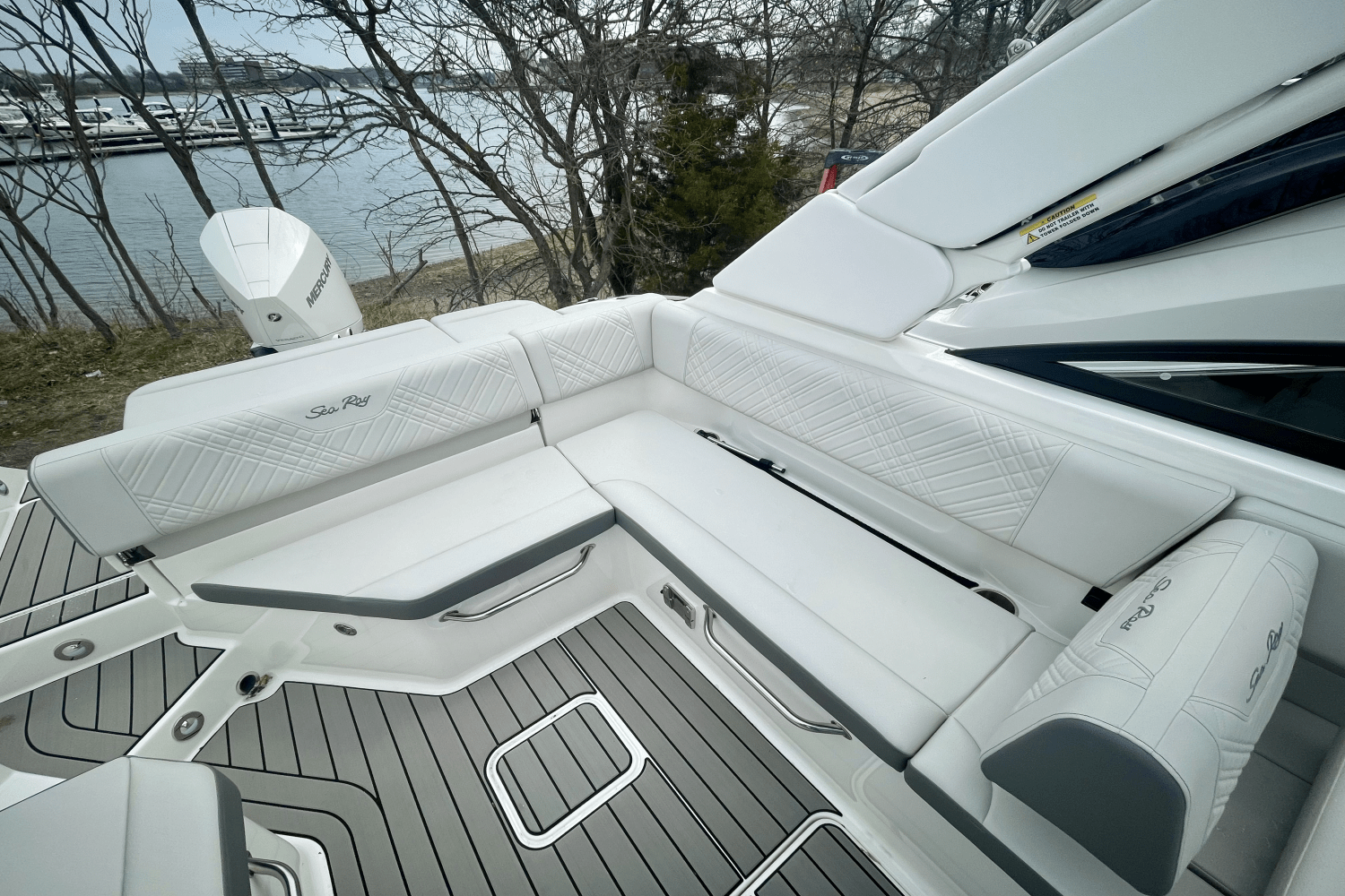 Slide: The Image of Sea Ray SDX 250 Outboard 2025 - 7