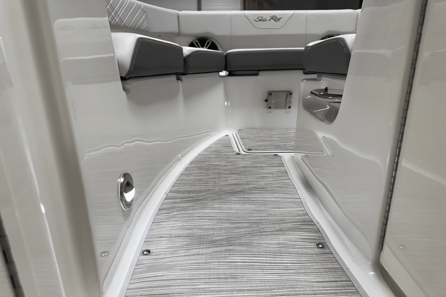 Slide: The Image of Sea Ray SDX 250 Outboard 2025 - 72