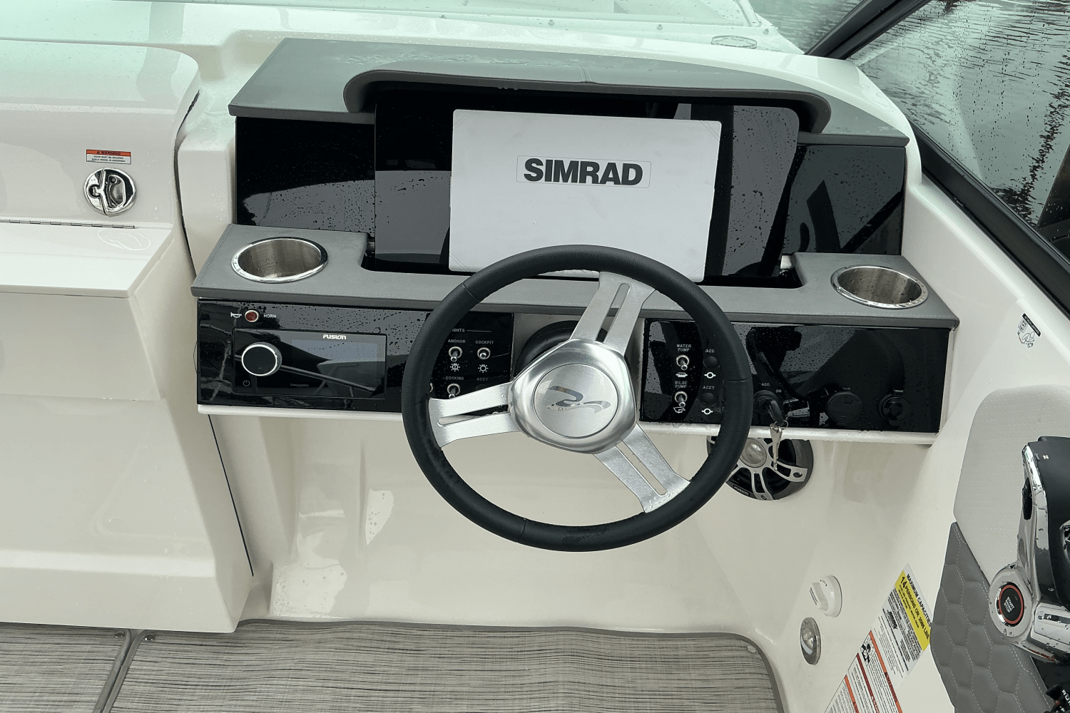 Slide: The Image of Sea Ray SDX 250 Outboard 2025 - 8