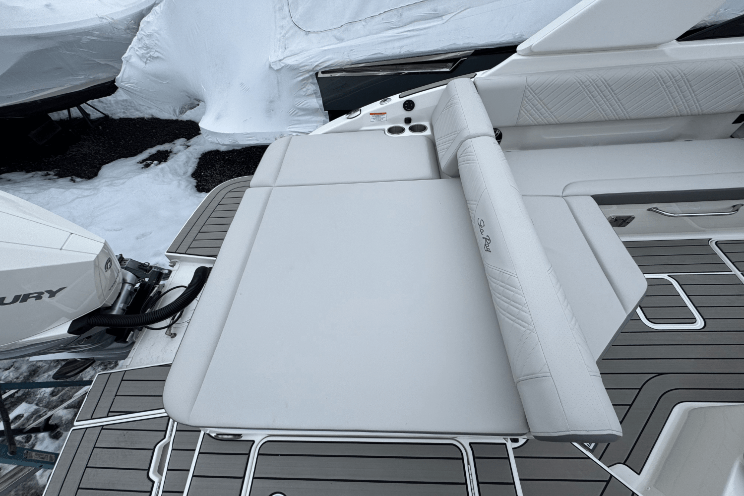 Slide: The Image of Sea Ray SDX 250 Outboard 2025 - 8